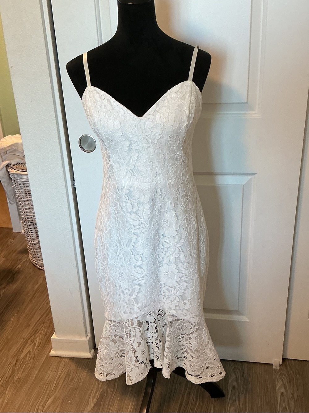 Guess White Lace Spaghetti-Strap Midi Dress with Fluted Hem 8
